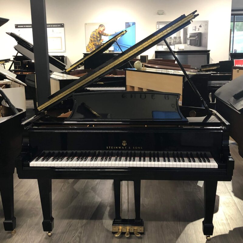 Steinway566215_Front